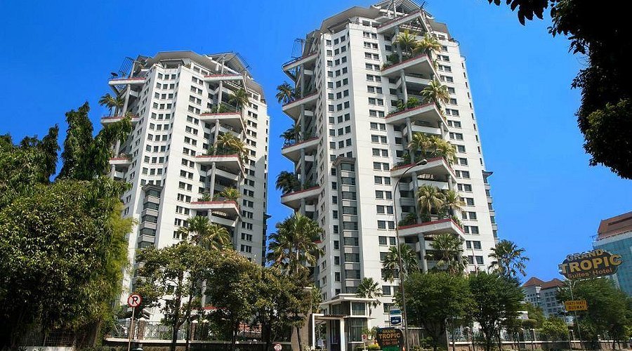 grand tropic suites hotel